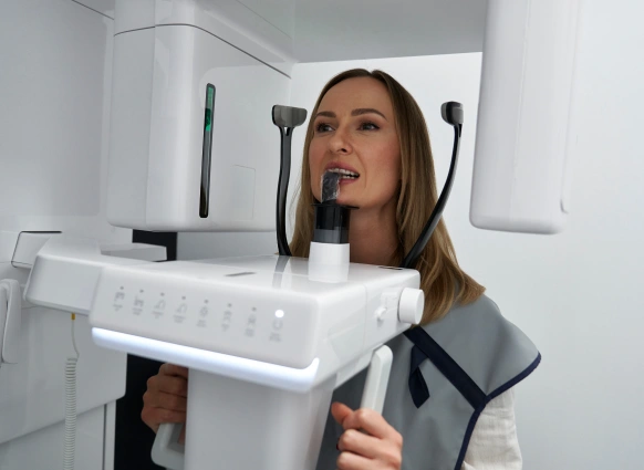 iCAT 3D CT scan machine for advanced dental implant imaging
